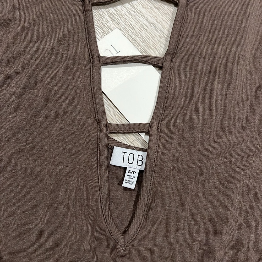 Tobi Bodysuit - Picture 2 of 3